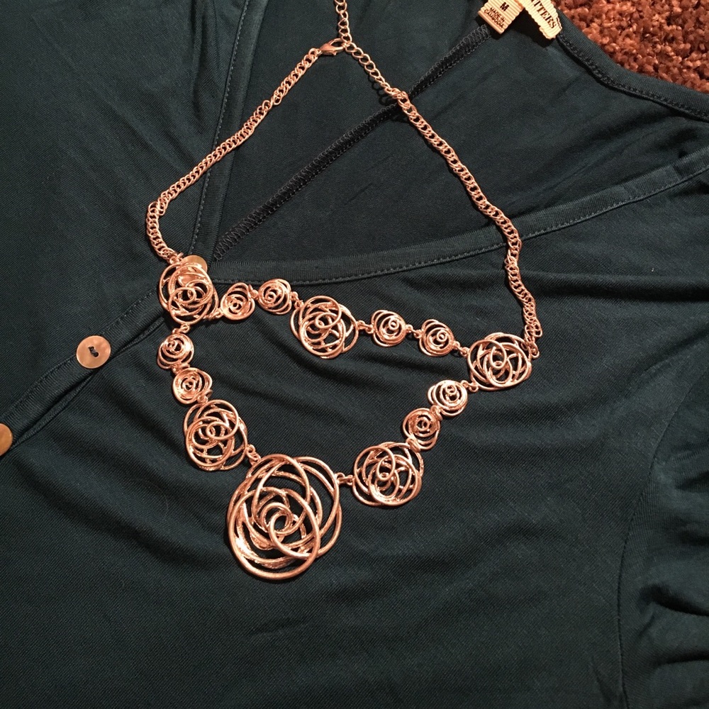 Rosette Necklace